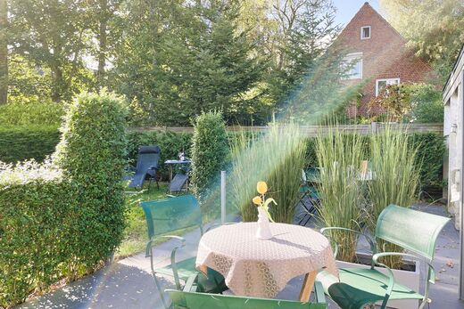 Manuela EG, Halligweg